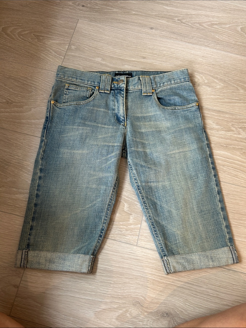 Armani Capris 25